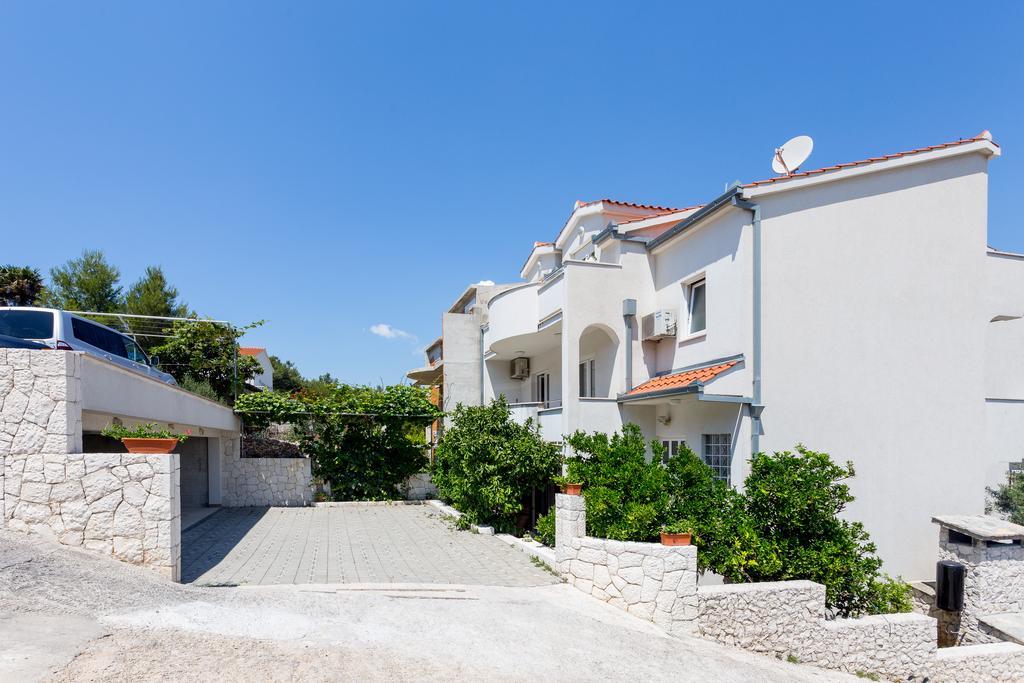 Apartments In Villa Top Τρογκίρ Εξωτερικό φωτογραφία